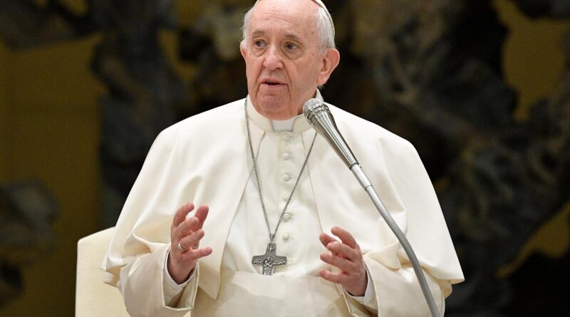Il Papa: l’avarizia è una malattia del cuore